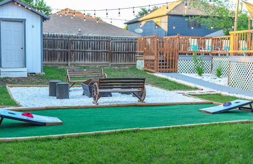 Luxury 5BR House with Pool by SeaWorld & Lackland - Foto 65