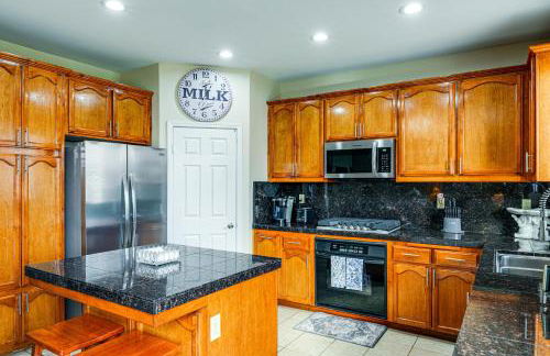 BBQ Ready Home 7 Mi to The Park at River Walk - Photo 3