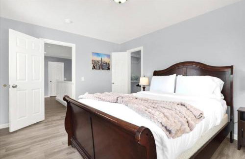 4BR Family Oasis with Gym and BBQ Near Vegas Strip - Photo 10