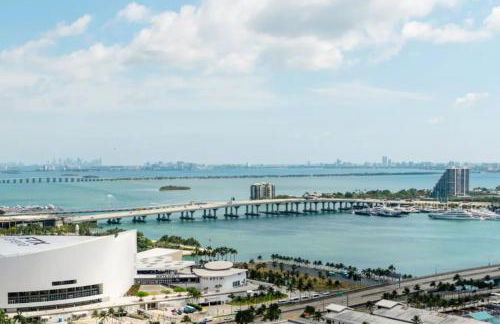 Stylish Studio and Den Across from Bayside Miami - Foto 19