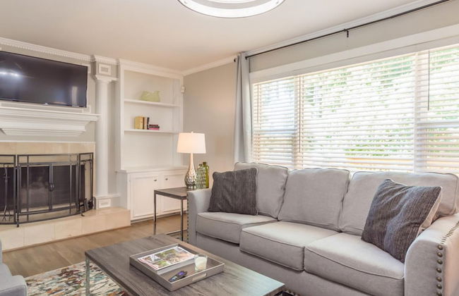 Beautiful Large Newly Renovated 5 Bedroom House - Foto 11