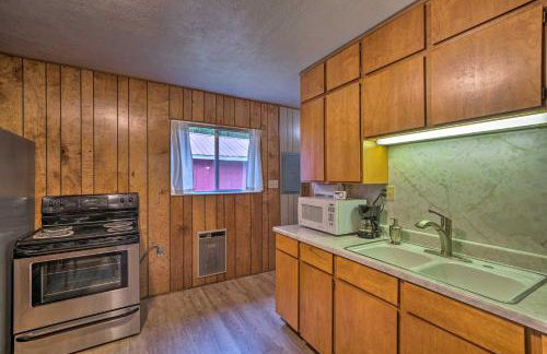 2 Cozy Island Park Cabins with Near the Lake! - Foto 8