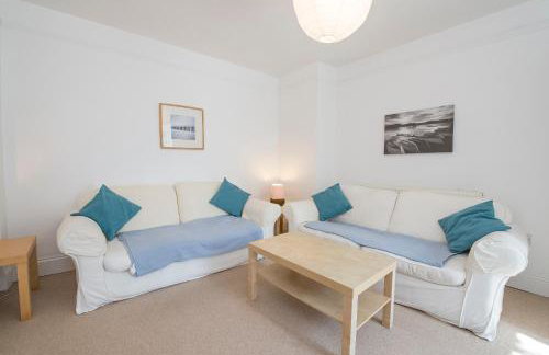 Inglenook House - Photo 1