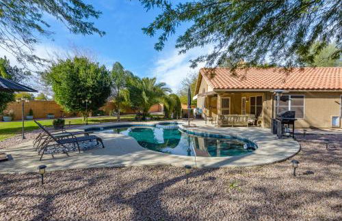 Luxe Desert-Chic 3BR with Heated Pool, Spa, and Grill - Foto 46