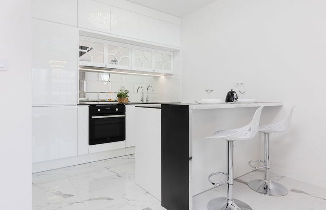 Elegant Apartment Warsaw by Renters - Photo 18