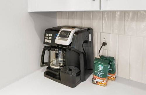 Ultimate Bach 10min to DT IG Walls Every Room - Foto 41