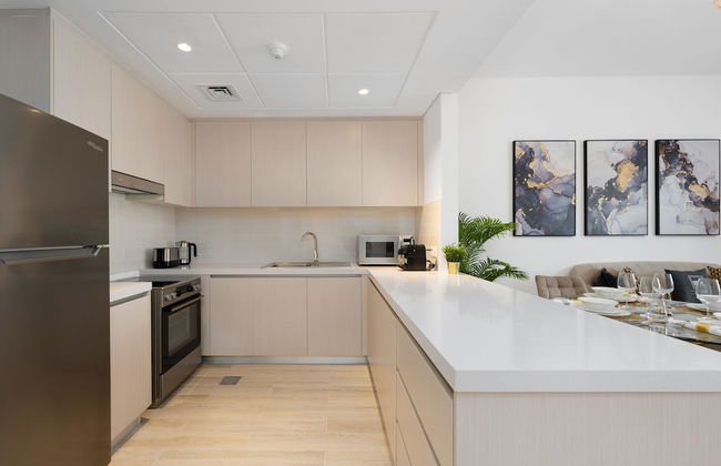 Maison Privee - Chic Apt on Yas Island cls to ALL Main Attractions - Photo 8