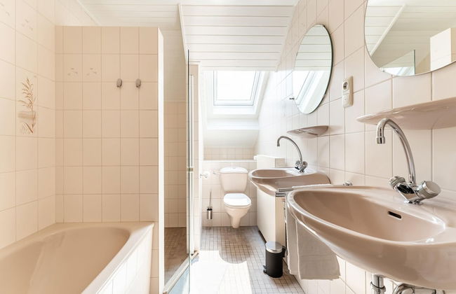 Farmhouse in the Achterhoek With hot tub and Beach Volleyball - Photo 27