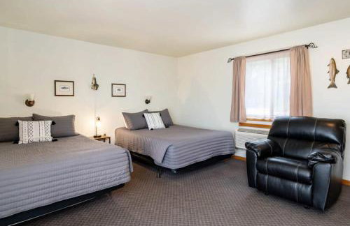 Lakefront 6 Double Queen Rooms at Fife Lake Lodge - Foto 9