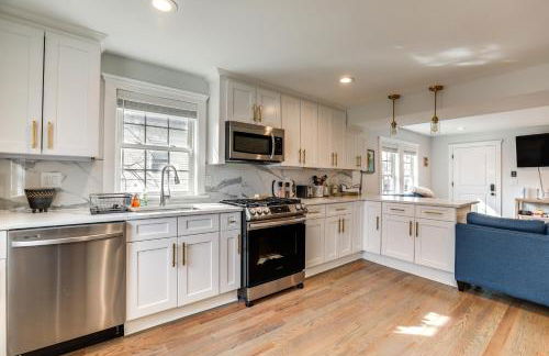 Long Branch Getaway - Walk to Beaches and Dining! - Foto 6