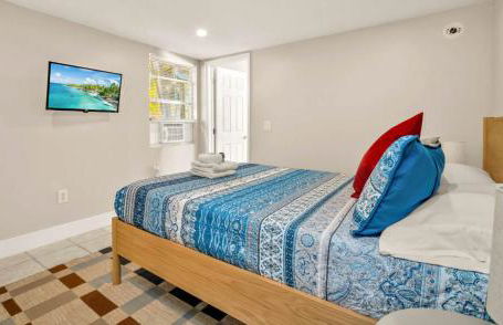 The Jute Box - Pool - Waterview - Wilton Drive - Photo 11