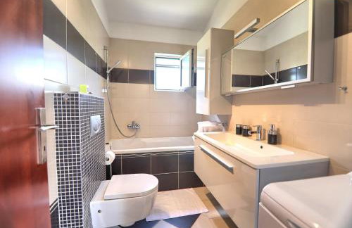 Holiday house with a swimming pool Kakma, Biograd - 24899 - Foto 15