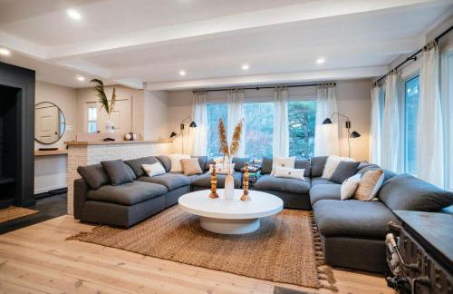 Catskill MNTN Escape 5 BR 3 bath Villa Hot Tub Fire Pit Best Group Stay - Foto 2