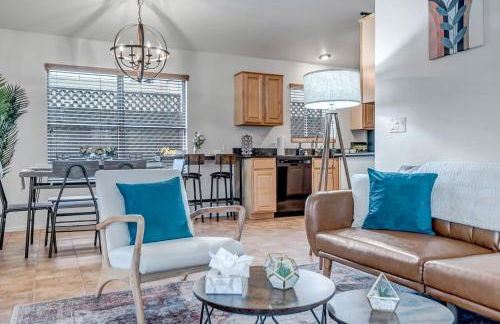 Chic Poolside Oasis - Karaoke - BBQ - Games - Foto 4