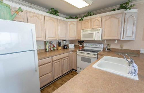 ROYAL GARDEN RESORT 401 condo - Photo 11