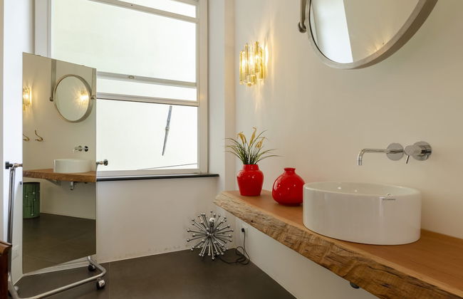 JOIVY Exclusive 3-bedroom flat near Cathedral of Genoa - Foto 77