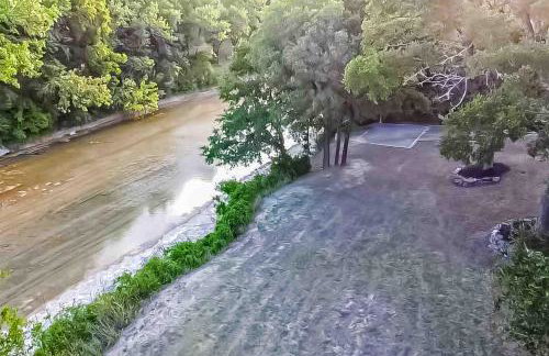 Riverfront Oasis - Foto 42