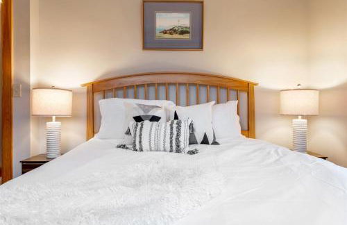 3 Mi to SR! Sleeps 25, Spacious, Hot Tub, Arcade! - Foto 36