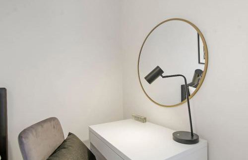 Ideal, Spacious & Furnished 1BR Apartment - Cullom C2 - Photo 13