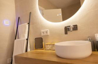 Comfy Stylish Stay in Malaga - Photo 8