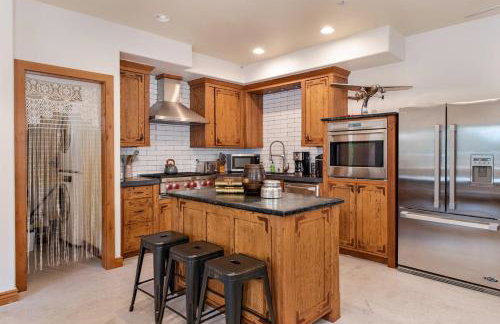 Million Dollar Castle Walk to downtown Glenwood and HotSprings - Foto 3