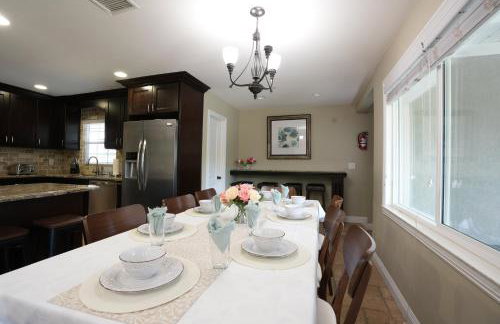 Highly Upgraded, 5 Bed, 4.5 ba, New Pool W/jacuzzi, 1/2 Mile Walk to Disney - Photo 59