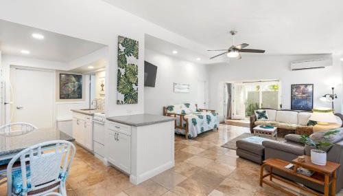 Stylish 1BR Apartment with AC Full Kitchen & WD - Just Steps to the Beach - Foto 3