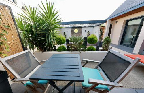 Villa 75m2 avec Piscine et Jacuzzi privés, Sauna et Home-Cinéma à 800m des Commodités - Photo 17