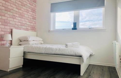 Modern 2 Bedroom Apartment With Free Parking - Foto 13