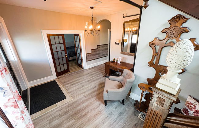 THE 1023 With Private Yard & Parking, Near Falls & Casino by Niagara Hospitality - Photo 36