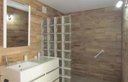 Le Petit Clos Des Camélias, gîte PMR proche de la plage - Foto 30