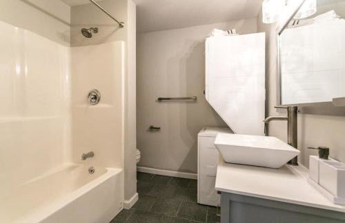 The Lilly Pad-Luxury in Sylvan Beach - Foto 17