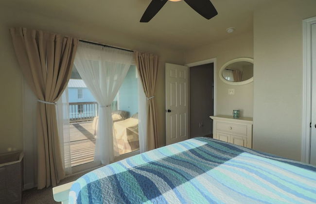 Superb Home With Private Walkover to Beach - Foto 22