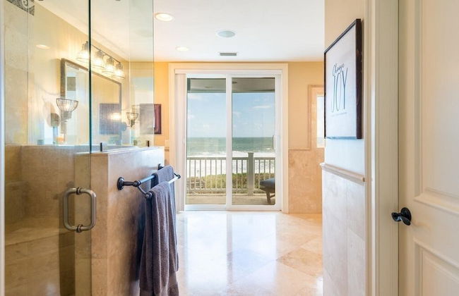 Melbourne Beach Oceanfront Villa w/ Pool - Foto 16