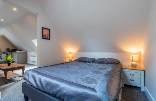 Beautiful new apartment with sheltered parking - Photo 29