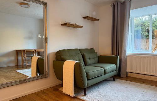 Entire House with Garden and Office - Foto 25