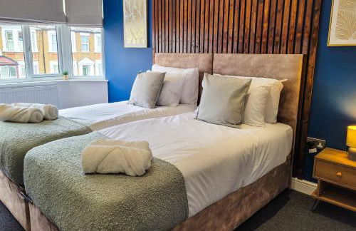 4 bed 2 bath Spacious House with 2 Driveway parking in Ilford London - Foto 17