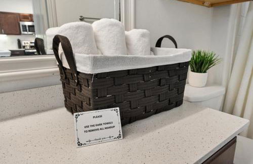 Chic 1BR Frisco Stay, King & Sofa, Pool & Gym - Foto 19