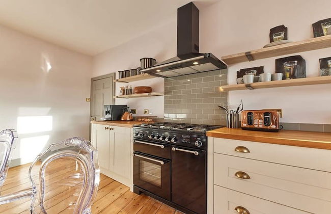 Host Stay Peacock House - Photo 7