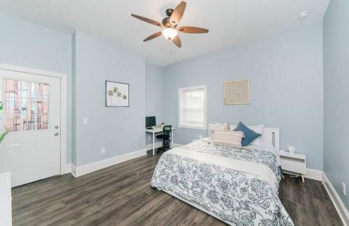 Walkable and Spacious Apt - Parking -- GroupStay - Foto 8