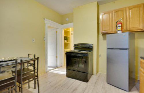 Easy City Commuting! Walkable Newark Duplex - Photo 11