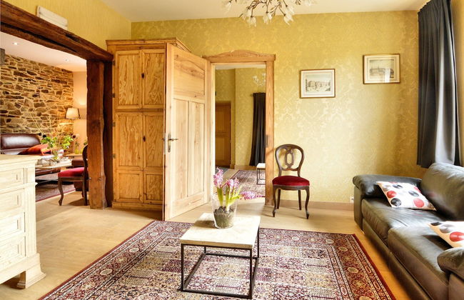 Walk Luxury Stay With Pool - Photo 20