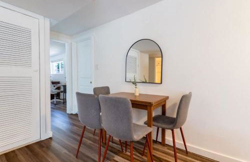 Entire Apt in South Seattle Workspace and Yard - Foto 12