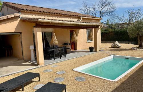 Maison au calme avec piscine Vallon Pont d'Arc - Foto 2