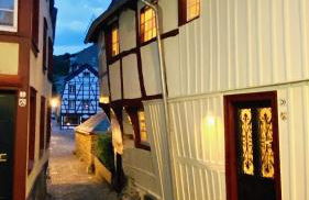 Monschau-Auszeit: Historisch wohnen direkt am Bach - Foto 42