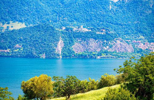 Italian vacation Homes - Iseo Lake Vista Retreat - Photo 62