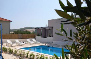 Holiday House M&A&K with swimming pool - Foto 5