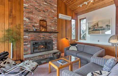 Stylish Wellfleet Home with Patio on 2 Private Acres - Foto 6