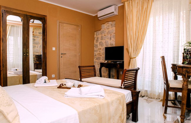 D & Sons Apartments - Photo 13