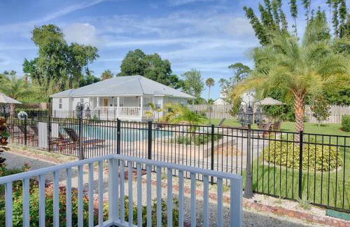 Quaint Cottage with Private Pool-Walk to Everything - Foto 26